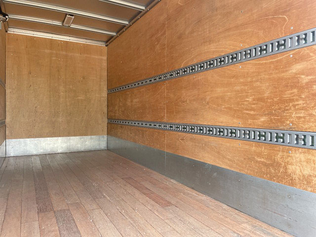 三菱ふそうキャンターパネルバン小型（2t・3t）[写真12]