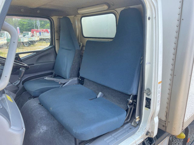 三菱ふそうキャンターパネルバン小型（2t・3t）[写真31]