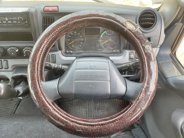 三菱ふそうキャンターパネルバン小型（2t・3t）[写真36]