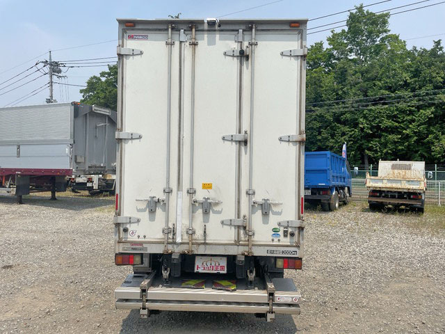 三菱ふそうキャンターパネルバン小型（2t・3t）[写真08]