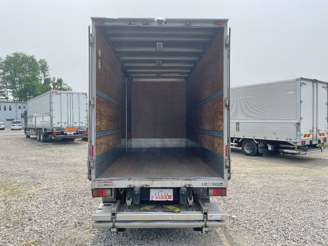 三菱ふそうキャンターパネルバン小型（2t・3t）[写真09]