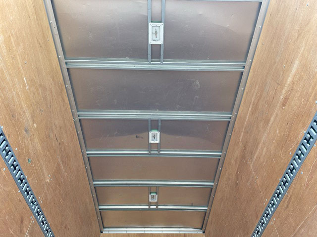 三菱ふそうキャンターアルミバン小型（2t・3t）[写真12]