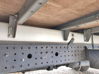 三菱ふそうキャンターアルミバン小型（2t・3t）[写真24]