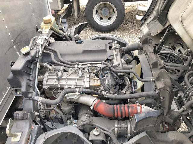 三菱ふそうキャンターアルミバン小型（2t・3t）[写真27]