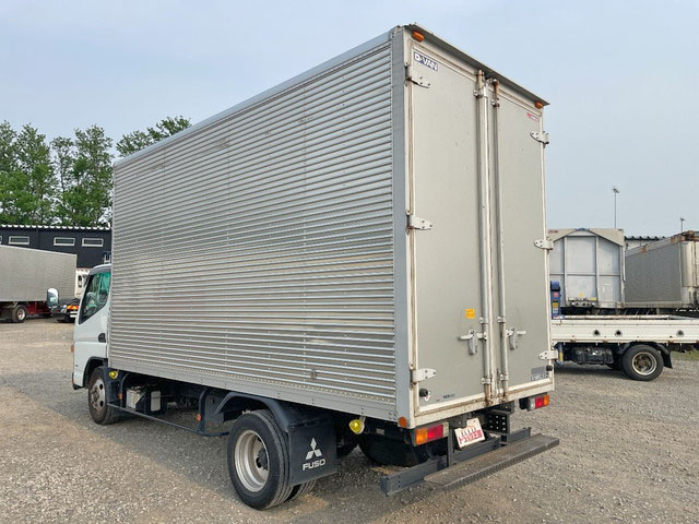 三菱ふそうキャンターアルミバン小型（2t・3t）[写真04]