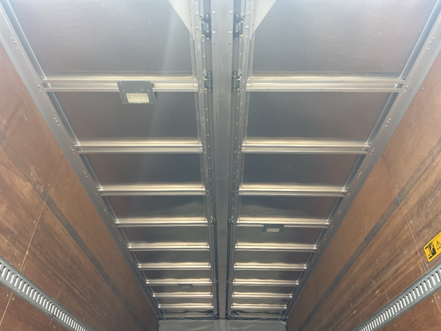 いすゞフォワードアルミウイング中型（4t）[写真11]