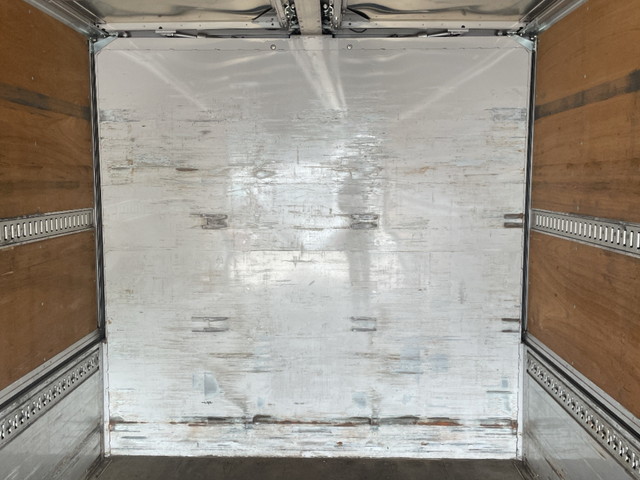 いすゞフォワードアルミウイング中型（4t）[写真12]