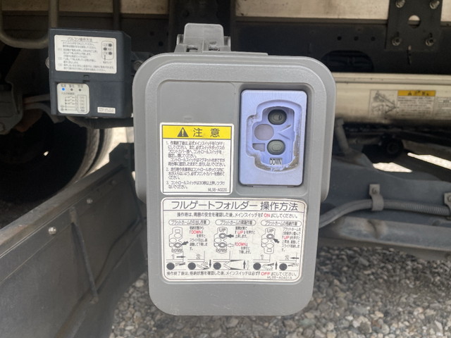 いすゞフォワードアルミウイング中型（4t）[写真15]