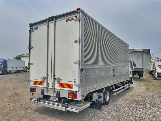 いすゞフォワードアルミウイング中型（4t）[写真02]