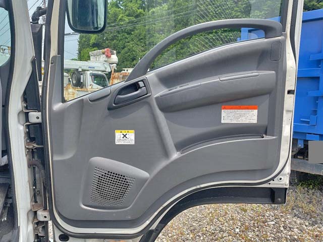いすゞフォワードアルミウイング中型（4t）[写真24]