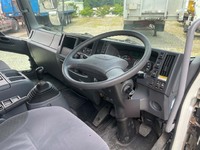 いすゞフォワードアルミウイング中型（4t）[写真27]