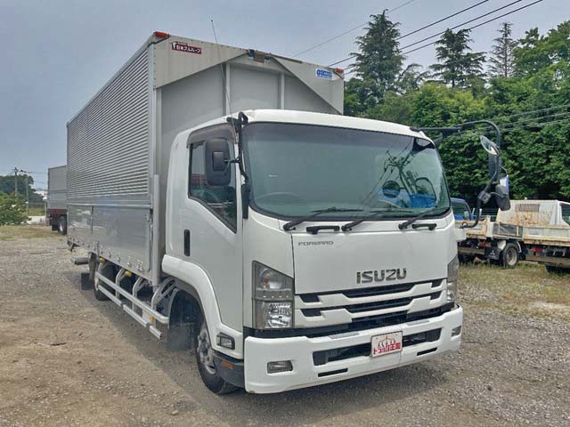 いすゞフォワードアルミウイング中型（4t）[写真03]