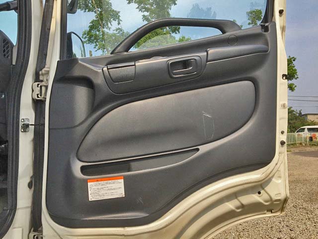 日野プロフィア冷蔵冷凍ウイング大型（10t）[写真28]