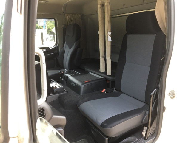 日野プロフィア冷蔵冷凍ウイング大型（10t）[写真29]