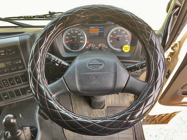 日野プロフィア冷蔵冷凍ウイング大型（10t）[写真33]