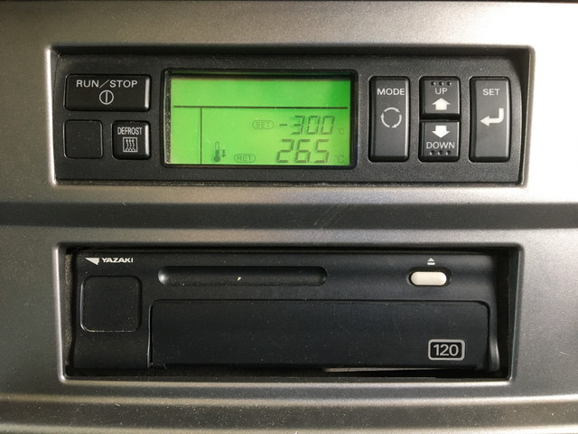 日野プロフィア冷蔵冷凍ウイング大型（10t）[写真35]