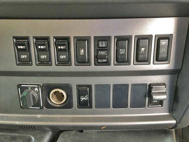 日野プロフィア冷蔵冷凍ウイング大型（10t）[写真36]