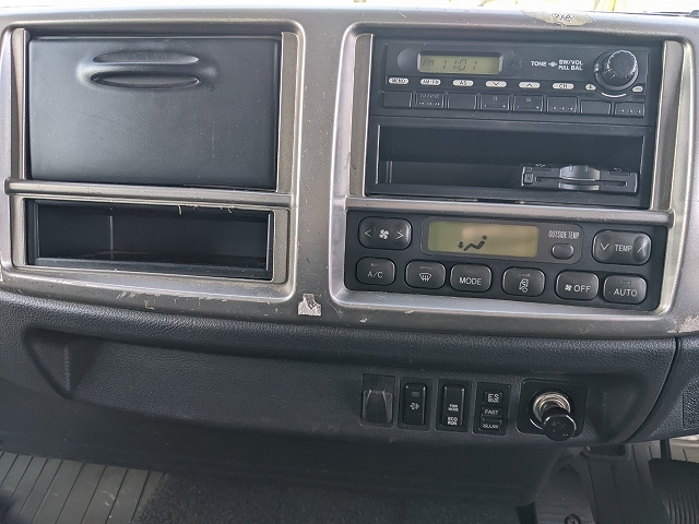 日野レンジャーアルミブロック中型（4t）[写真16]