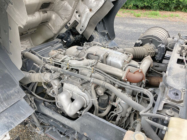 いすゞギガアルミウイング大型（10t）[写真26]