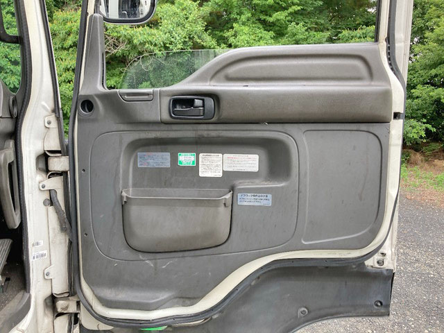 いすゞギガアルミウイング大型（10t）[写真29]