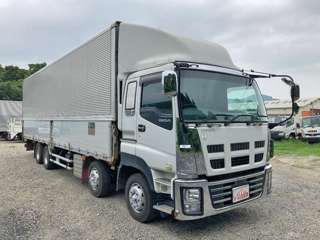 いすゞギガアルミウイング大型（10t）[写真03]