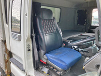 いすゞギガアルミウイング大型（10t）[写真33]