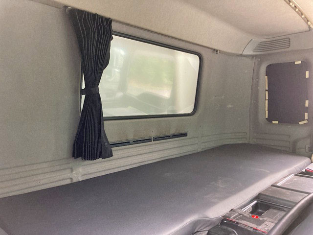 いすゞギガアルミウイング大型（10t）[写真34]