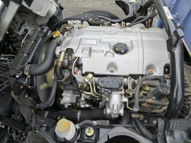 三菱ふそうキャンタークレーン3段小型（2t・3t）[写真22]