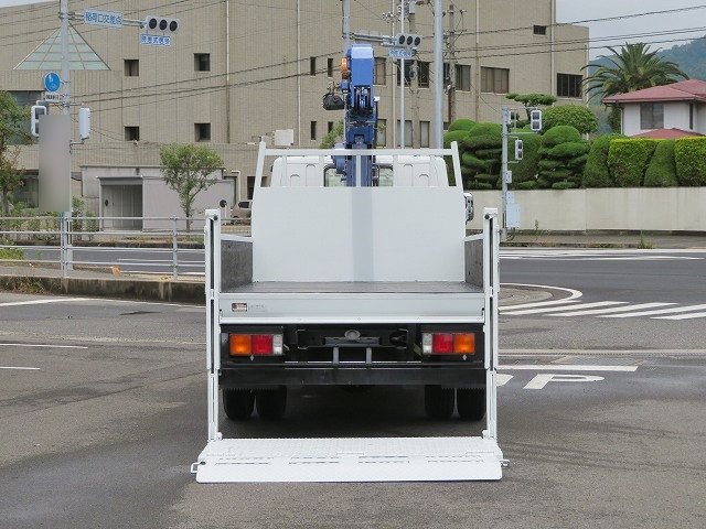 三菱ふそうキャンタークレーン3段小型（2t・3t）[写真08]