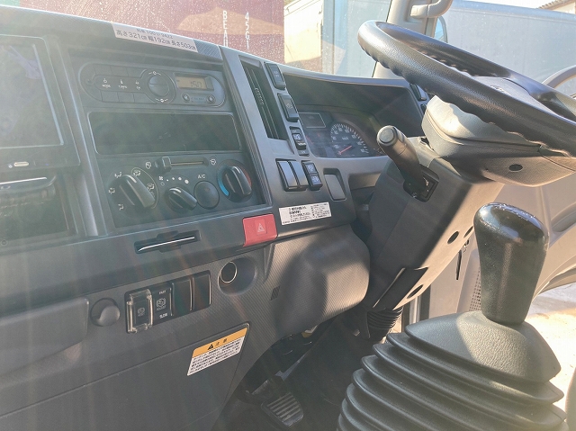 いすゞエルフアルミバン小型（2t・3t）[写真10]