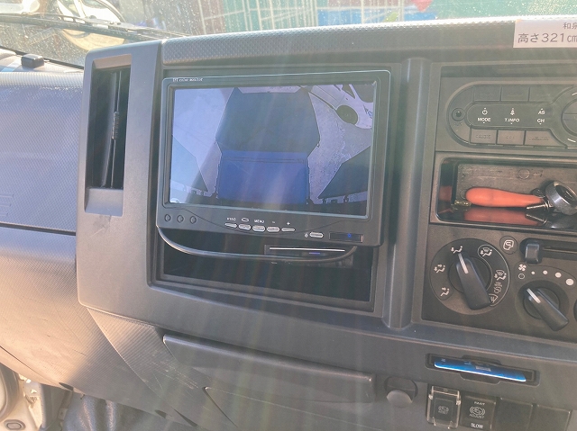 いすゞエルフアルミバン小型（2t・3t）[写真12]