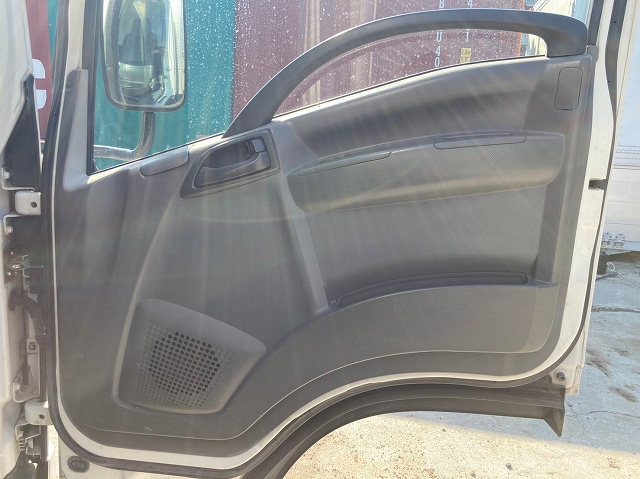 いすゞエルフアルミバン小型（2t・3t）[写真15]