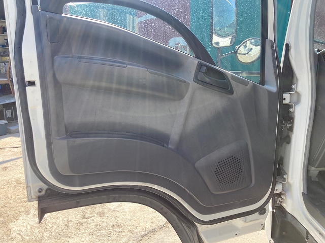 いすゞエルフアルミバン小型（2t・3t）[写真16]