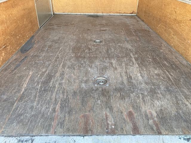 いすゞエルフアルミバン小型（2t・3t）[写真31]