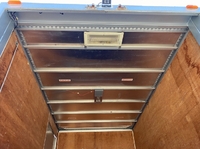 いすゞエルフアルミバン小型（2t・3t）[写真32]