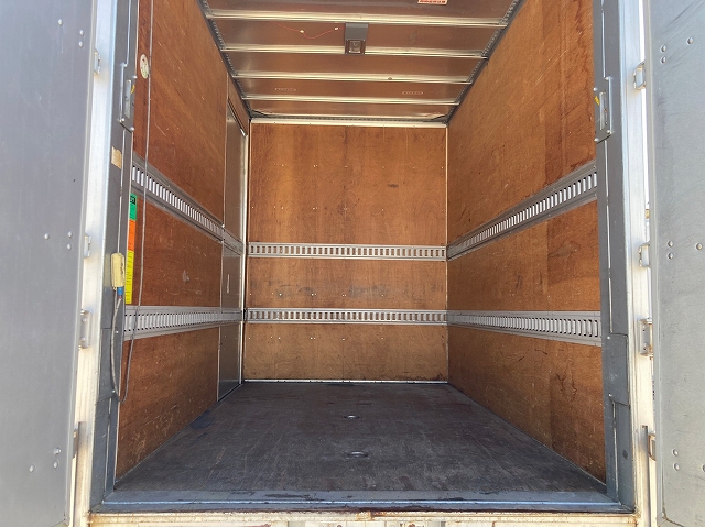 いすゞエルフアルミバン小型（2t・3t）[写真36]