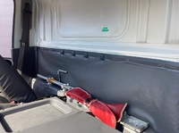 いすゞエルフアルミバン小型（2t・3t）[写真09]