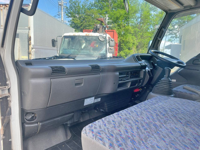 いすゞエルフ家畜運搬車小型（2t・3t）[写真30]