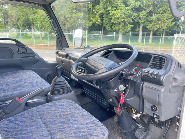 いすゞエルフ家畜運搬車小型（2t・3t）[写真34]