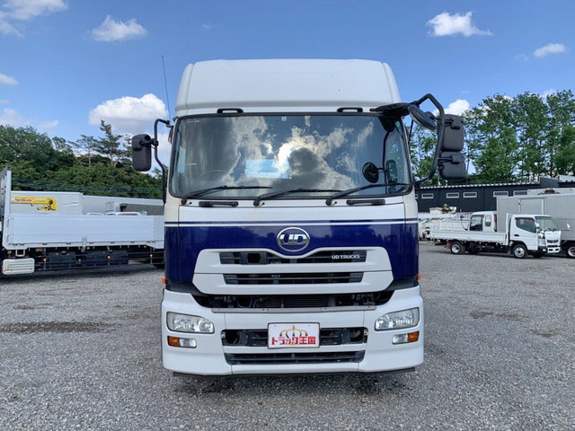 UDトラックスクオントレーラーヘッド（トラクターヘッド）大型（10t）[写真03]