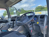 UDトラックスクオントレーラーヘッド（トラクターヘッド）大型（10t）[写真34]