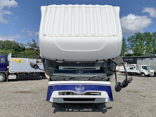 UDトラックスクオントレーラーヘッド（トラクターヘッド）大型（10t）[写真07]