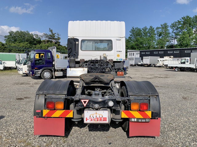 UDトラックスクオントレーラーヘッド（トラクターヘッド）大型（10t）[写真08]