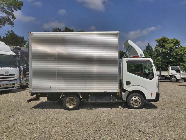 日産アトラスアルミバン小型（2t・3t）[写真06]