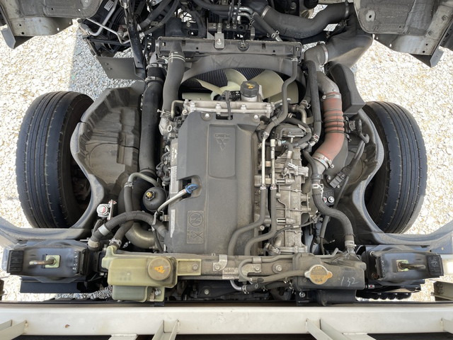 三菱ふそうキャンターガッツ平ボディ小型（2t・3t）[写真17]