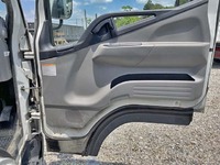 三菱ふそうキャンターガッツ平ボディ小型（2t・3t）[写真20]