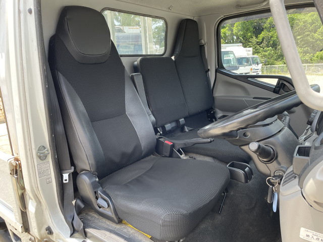 三菱ふそうキャンターガッツ平ボディ小型（2t・3t）[写真22]