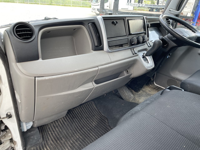 三菱ふそうキャンターガッツ平ボディ小型（2t・3t）[写真23]