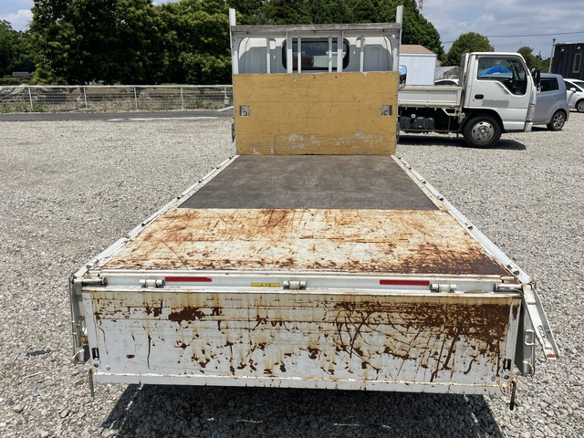 三菱ふそうキャンターガッツ平ボディ小型（2t・3t）[写真09]