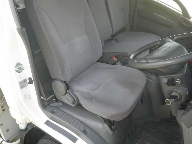 いすゞエルフアルミバン小型（2t・3t）[写真25]